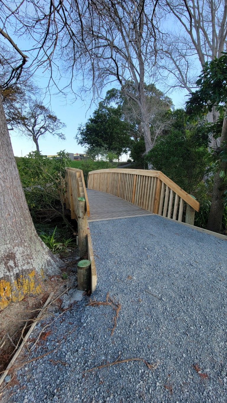 Trentham Memorial Park Bridge